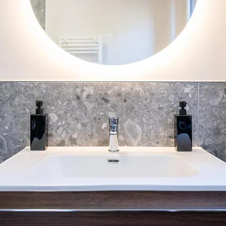Apartment Paradise Modern & Cozy - Bgy 5 Min Private Parking *