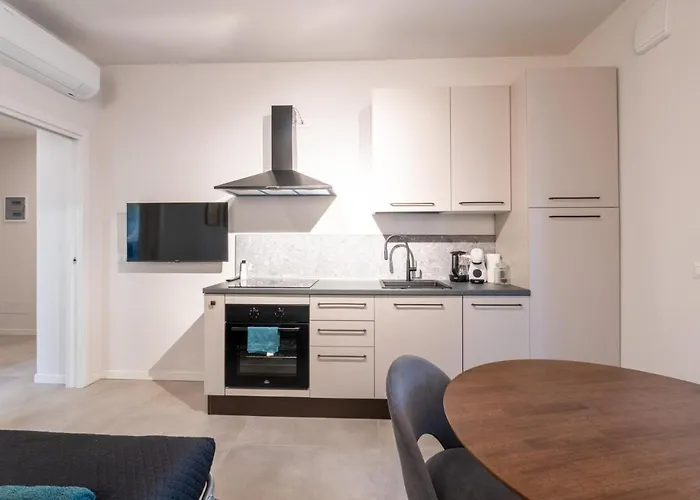 Paradise Modern & Cozy - Bgy 5 Min Private Parking Lägenhet *